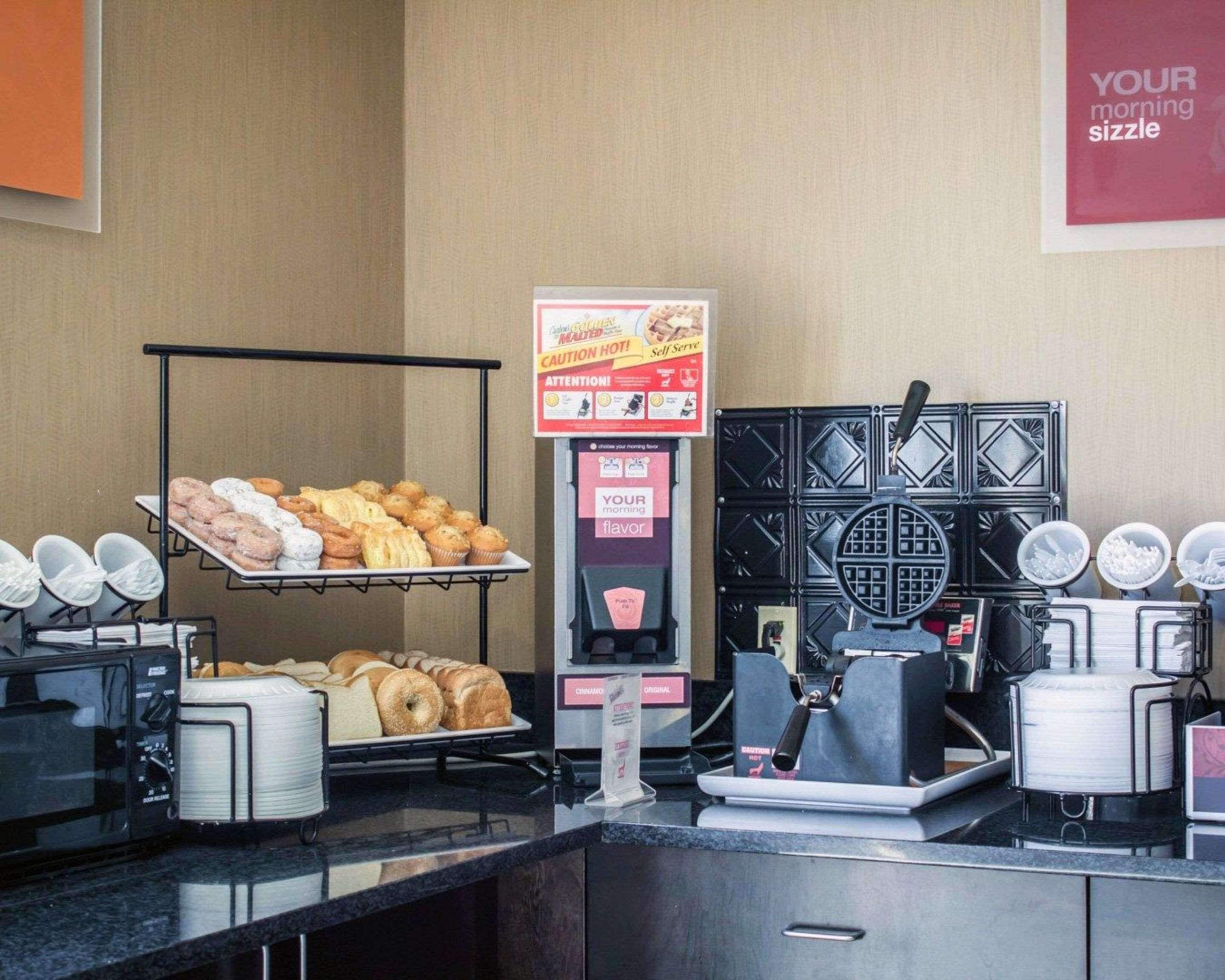 free daily continental breakfast