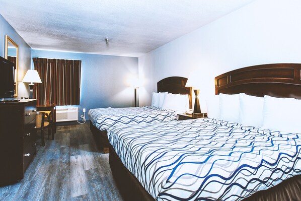 Hochwertige Bettwaren, Zimmersafe, Schreibtisch