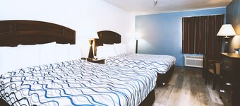 Coratel Inn & Suites by Jasper Park City - Wichita North