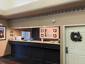 Lobby - Comfort Suites Peoria Sports Complex (Peoria)