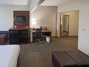 Premium bedding, pillowtop beds, in-room safe, desk - Comfort Suites Peoria Sports Complex (Peoria)