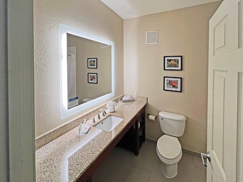Comfort Suites Peoria Sports Complex