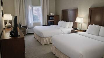 1 bedroom, Egyptian cotton sheets, premium bedding, desk