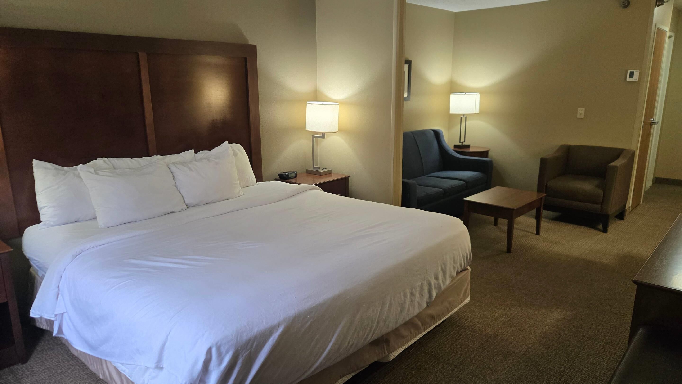 Suite, 1 King Bed, Non Smoking