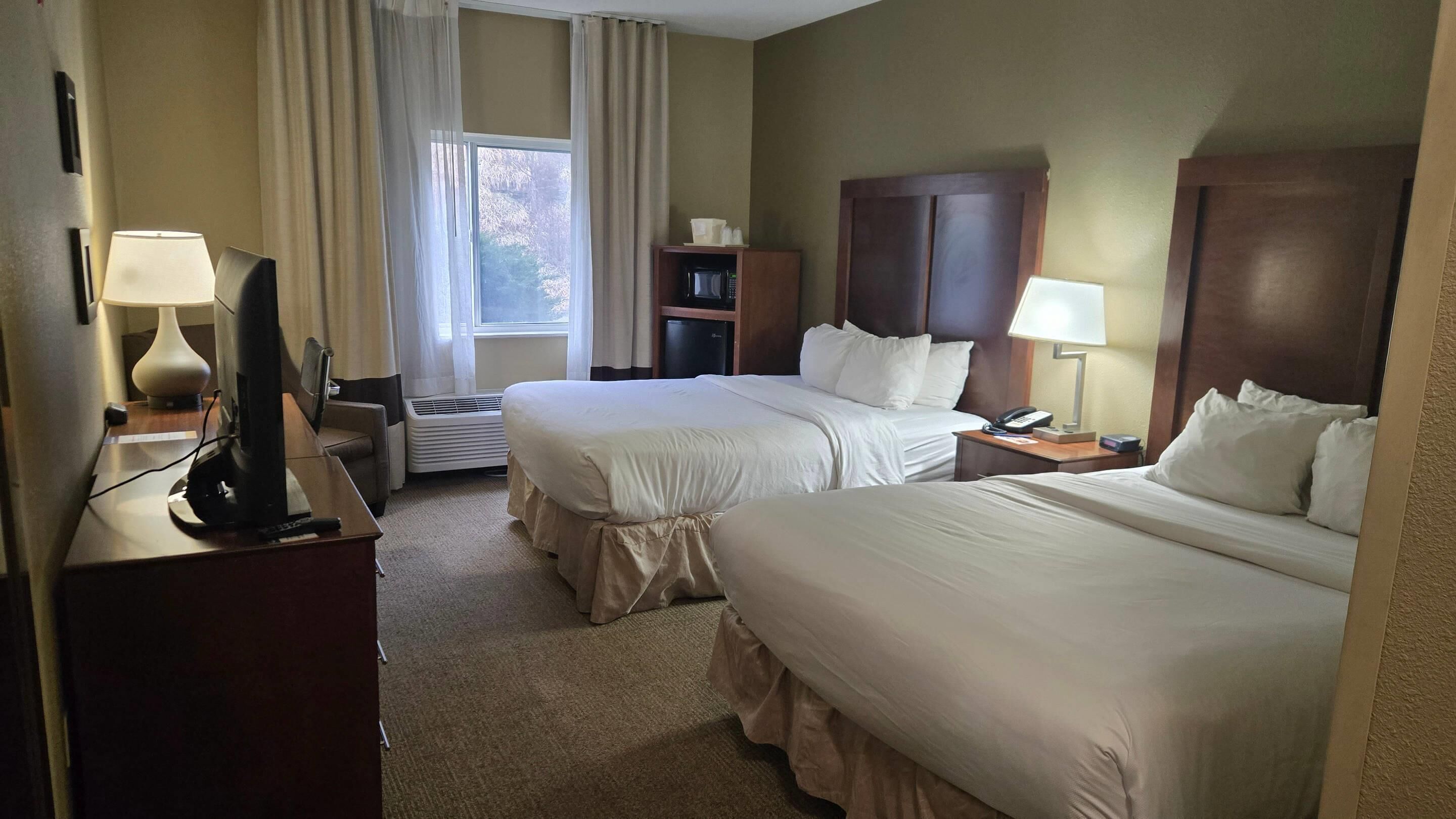 1 bedroom, Egyptian cotton sheets, premium bedding, desk