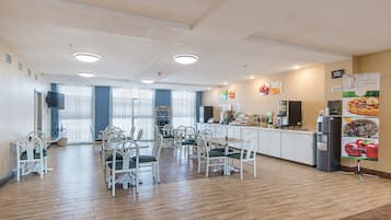 Free daily buffet breakfast