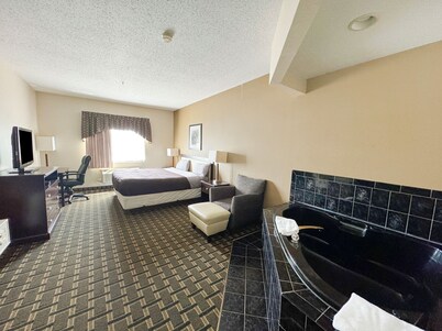 FairBridge Inn & Suites Batavia - Darien Amusement Park