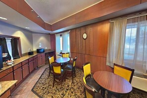 Free daily continental breakfast