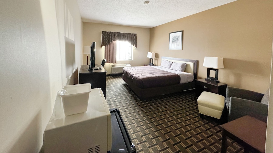 FairBridge Inn & Suites Batavia - Darien Amusement Park