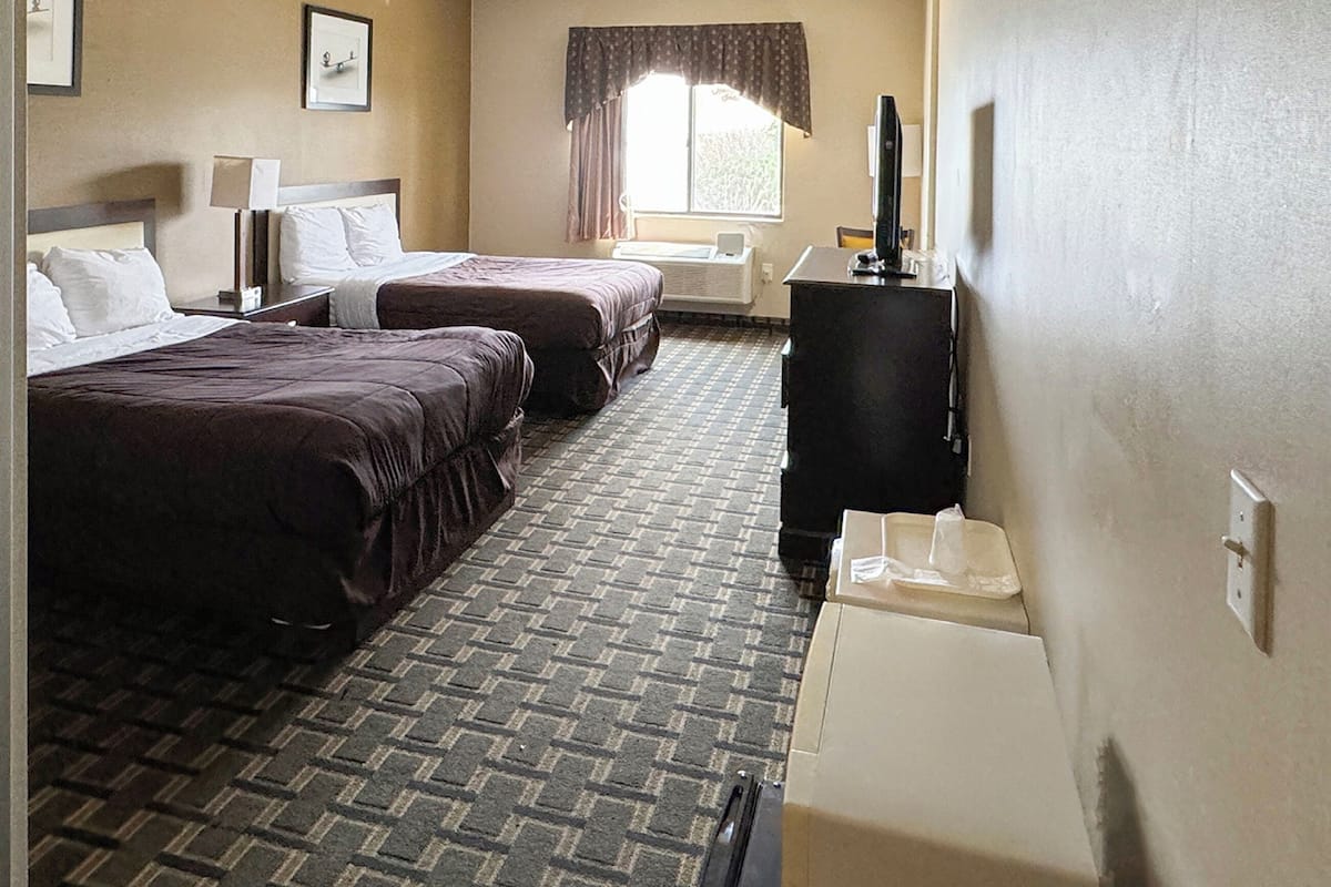 In-room safe, desk, iron/ironing board, free WiFi