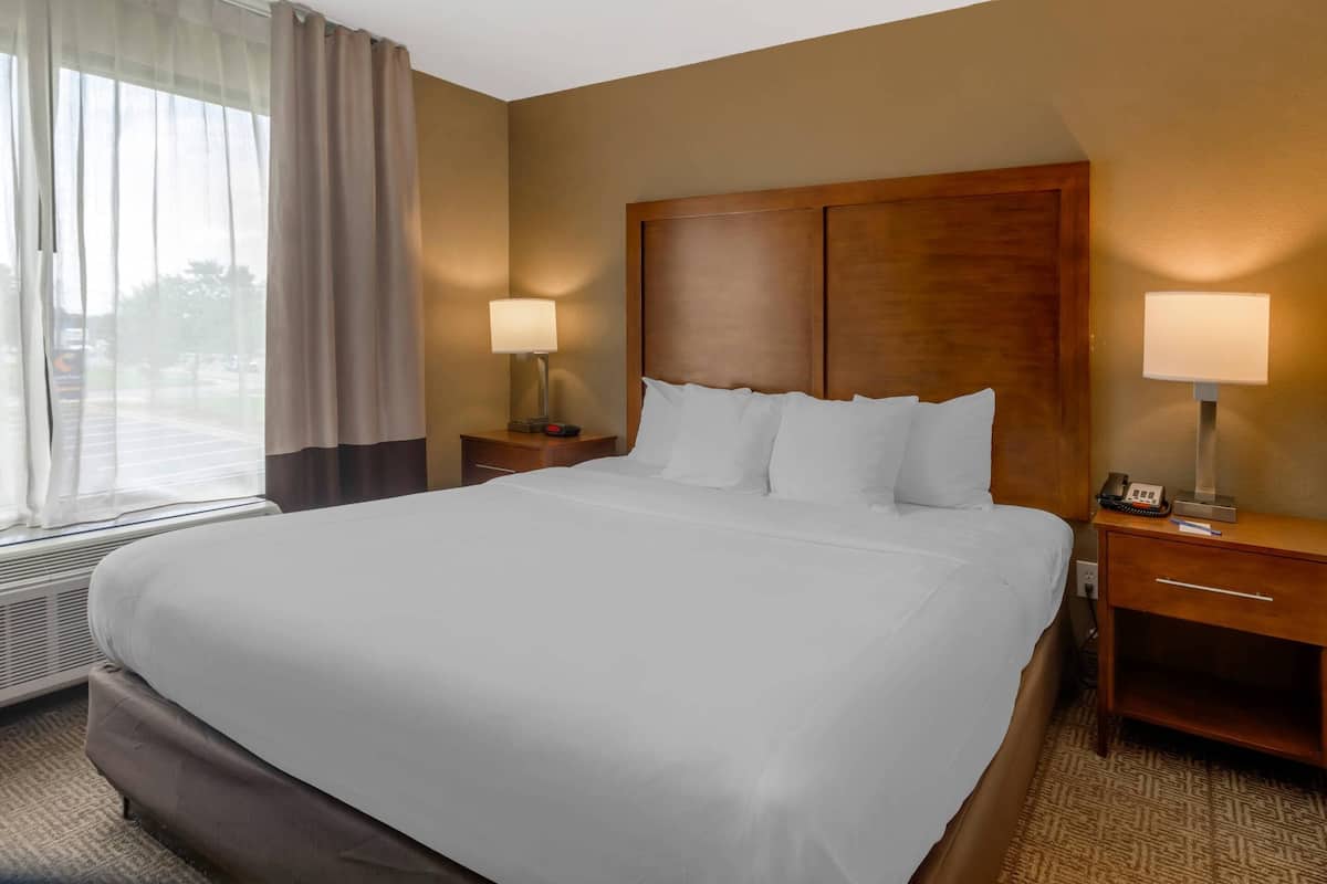 Ropa de cama de alta calidad y escritorio