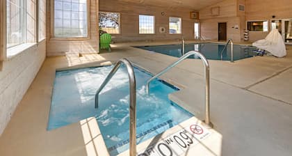 Quality Inn & Suites Stoughton - Madison South