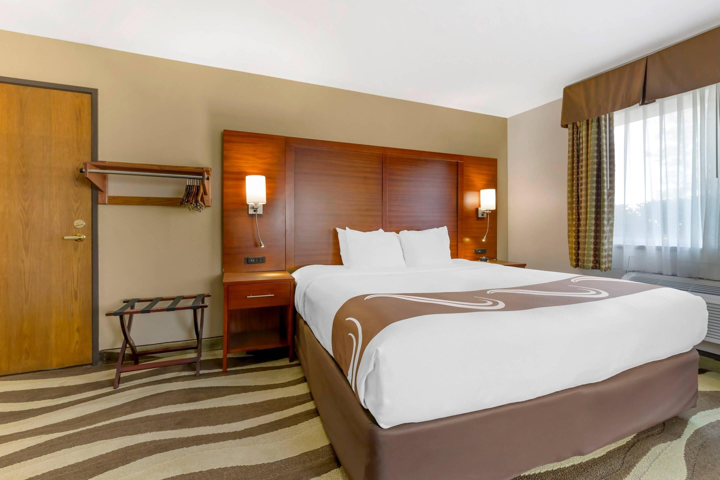 Suite, 1 King Bed, Accessible, Non Smoking