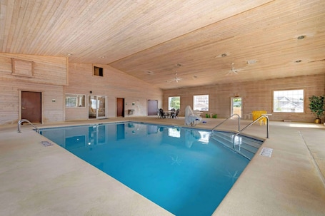 Indoor pool. Quality Inn & Suites Stoughton - Madison South
