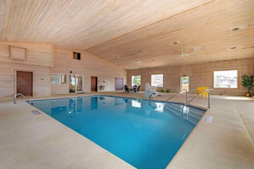 Quality Inn & Suites Stoughton - Madison South