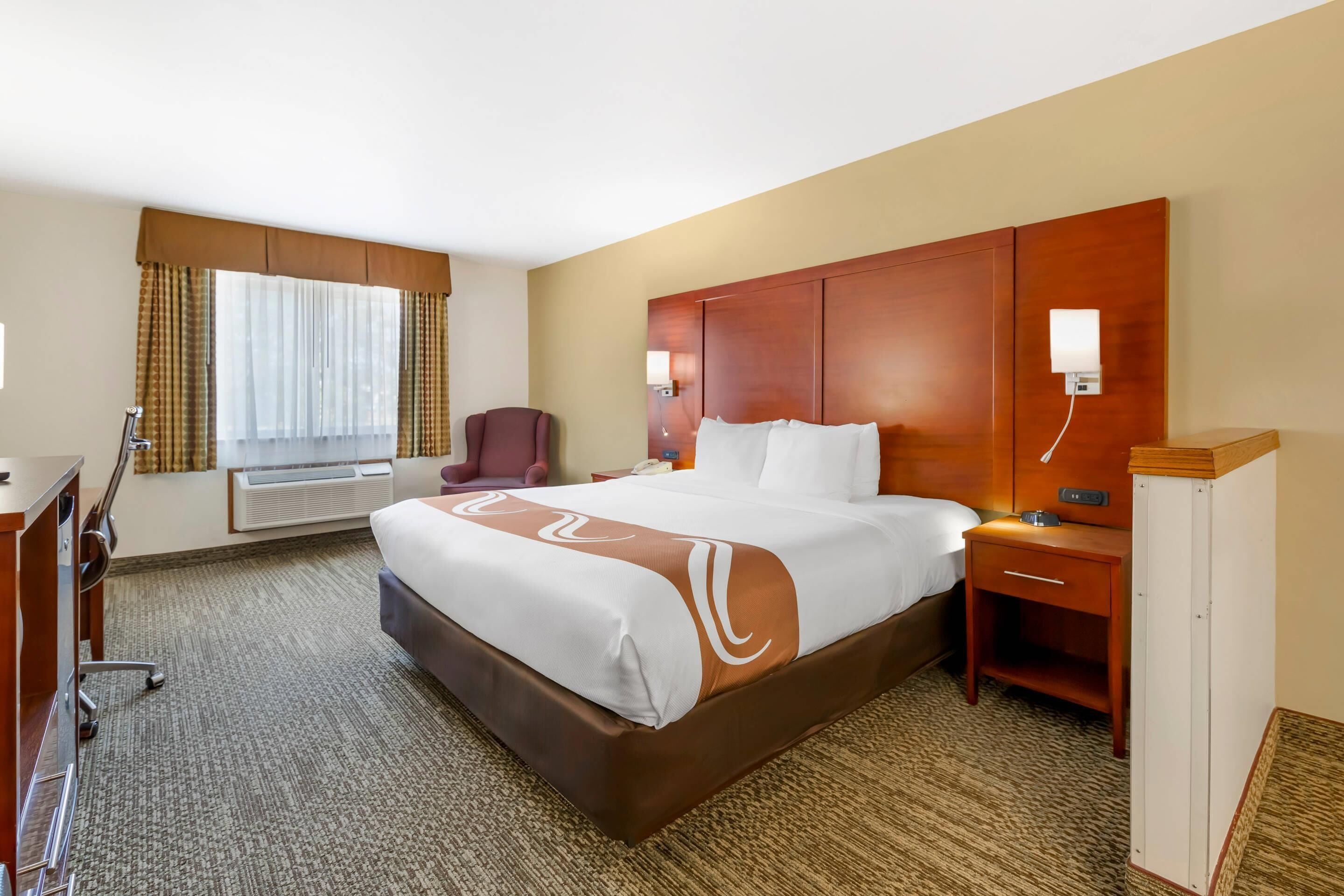 Standard-huone, 1 suuri parisänky, tupakointi kielletty, poreamme | Silitysrauta/-lauta, ilmainen Wi-Fi, vuodevaatteet, herätyskellot