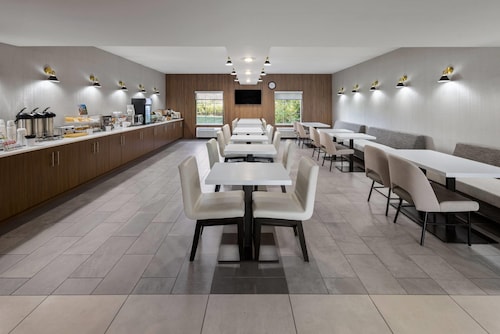 Wingate by Wyndham Grove City