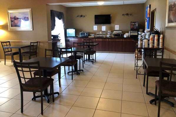 Free daily continental breakfast