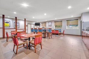 Free daily buffet breakfast