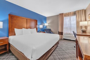 Standard Room, 1 King Bed, Non Smoking | Desk, laptop workspace, blackout drapes, iron/ironing board