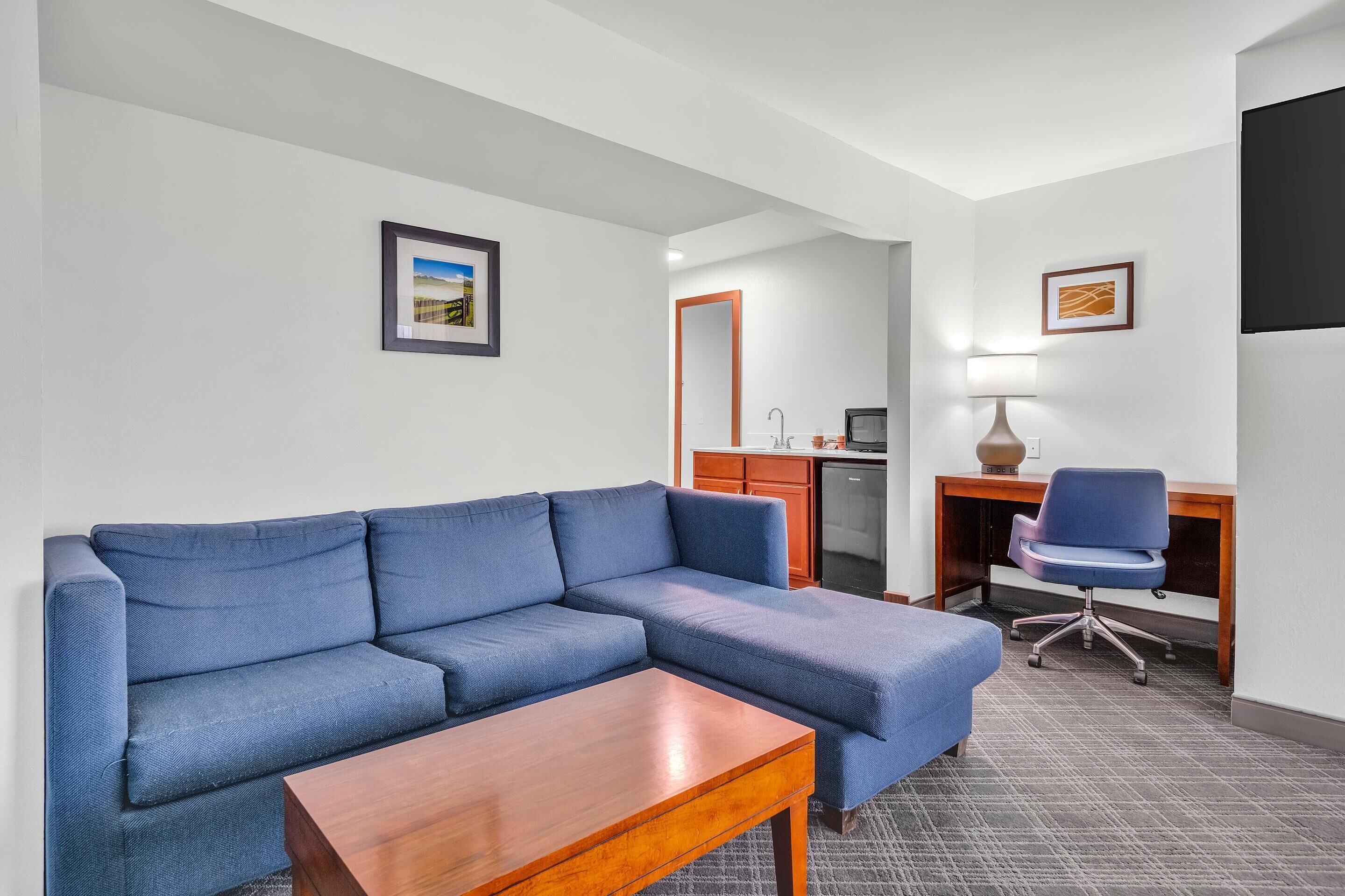 1 bedroom, desk, laptop workspace, blackout curtains