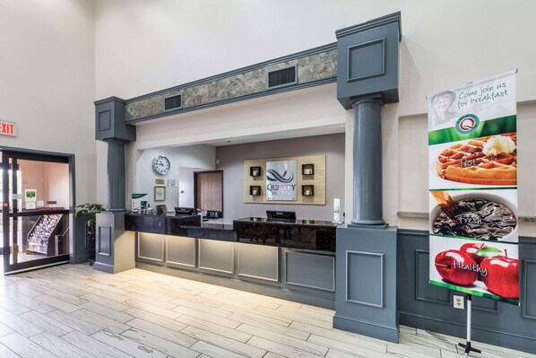 Lobby - Quality Suites Burleson - Ft. Worth (Burleson)
