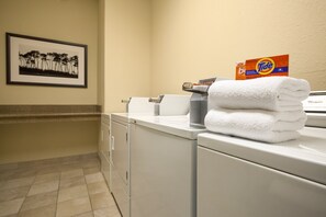 Laundry room - Country Inn Suites By Radisson Kingsland Ga (Kingsland)
