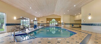 Country Inn & Suites by Radisson, Des Moines West, IA