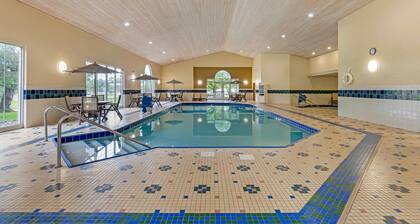 Country Inn & Suites by Radisson, Des Moines West, IA