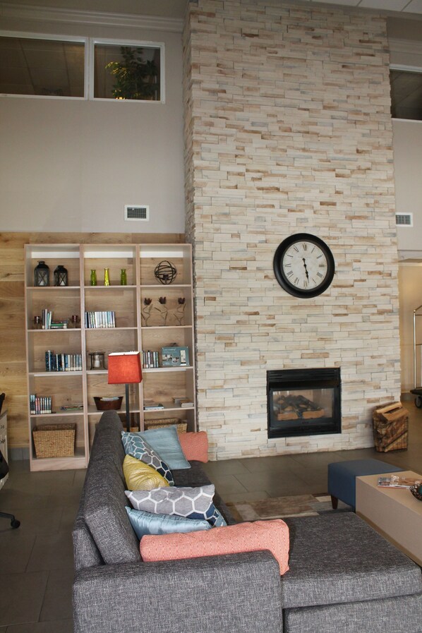 Lobby - Country Inn & Suites by Radisson, Lumberton, NC (Lumberton)