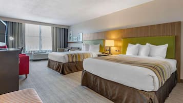 Studio Suite, 2 giường cỡ queen, không hút thuốc | 1 phòng ngủ, bàn, bàn ủi/dụng cụ ủi quần áo