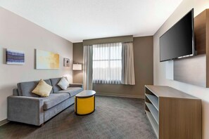 Suite estudio, 1 cama de matrimonio grande, no fumadores | Ropa de cama de alta calidad, escritorio, cortinas opacas