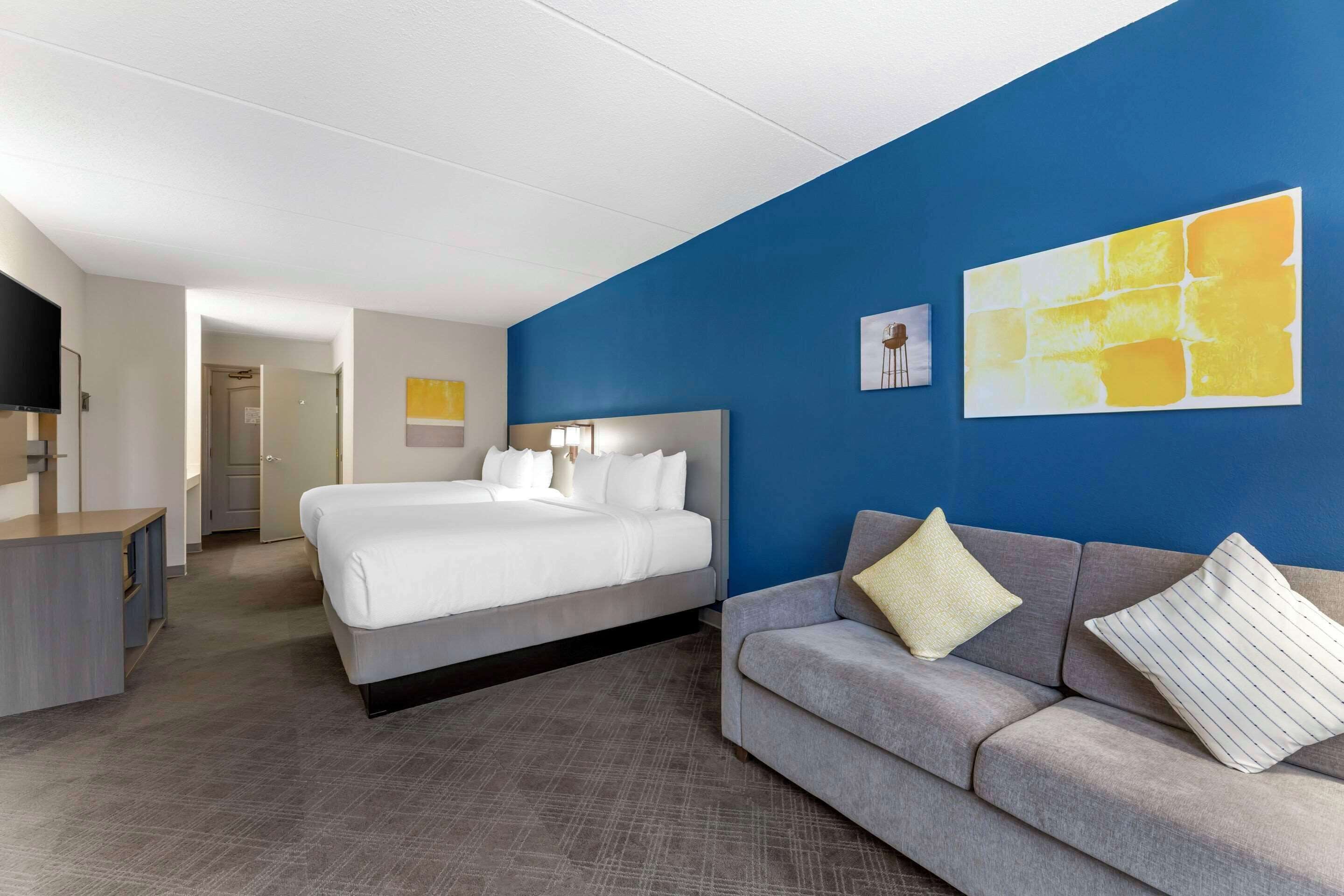 studio suite, 2 queen beds, non smoking | premium bedding, desk, blackout curtains, iron/ironing board