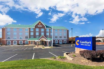 Comfort Inn & Suites Cuyahoga Falls - Akron