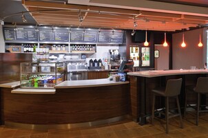 Breakfast and dinner served, American cuisine