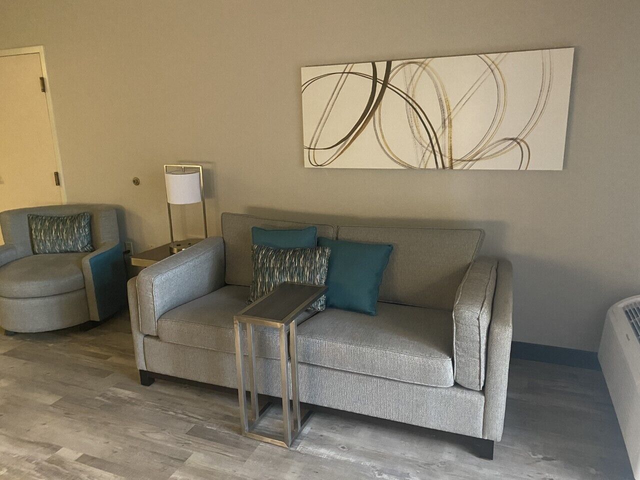 32-inch smart tv with satellite channels, tv, netflix