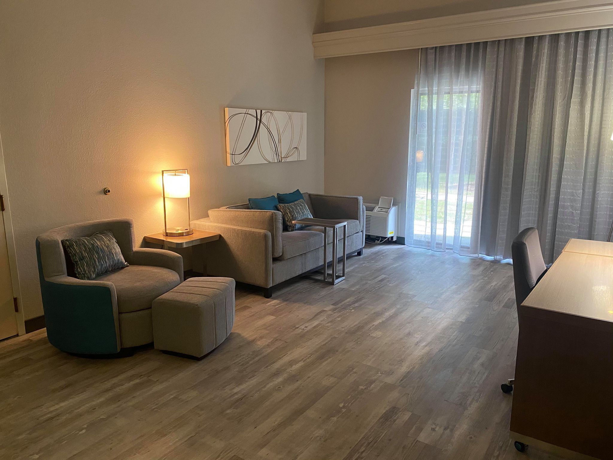 32-inch smart tv with satellite channels, tv, netflix