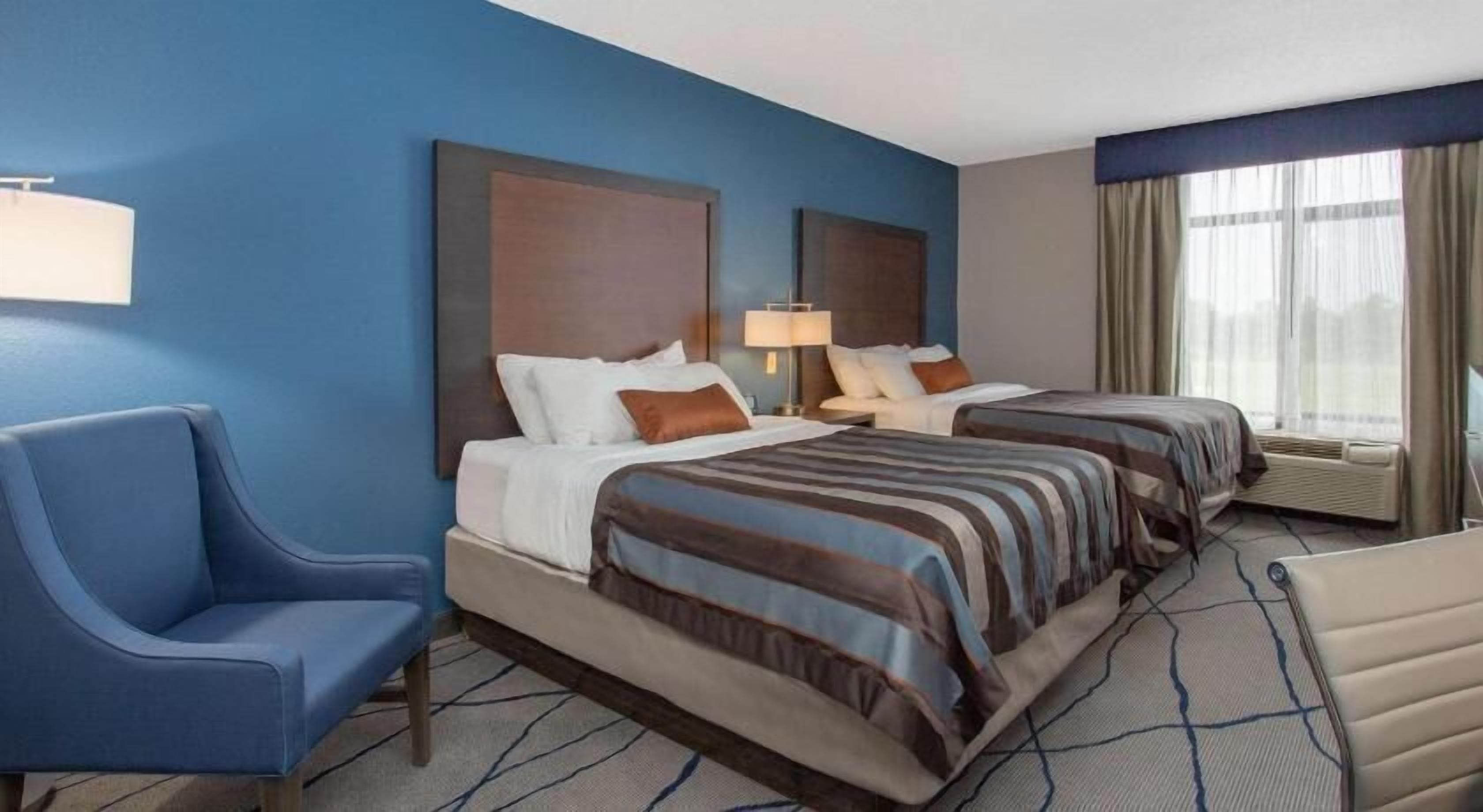 Premium bedding, in-room safe, desk, blackout curtains