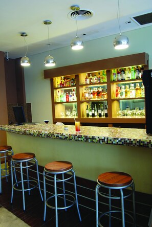 Bar (on property) - Mayflower Suites (Buenos Aires)
