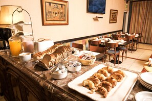 Desayuno continental incluido todos los días