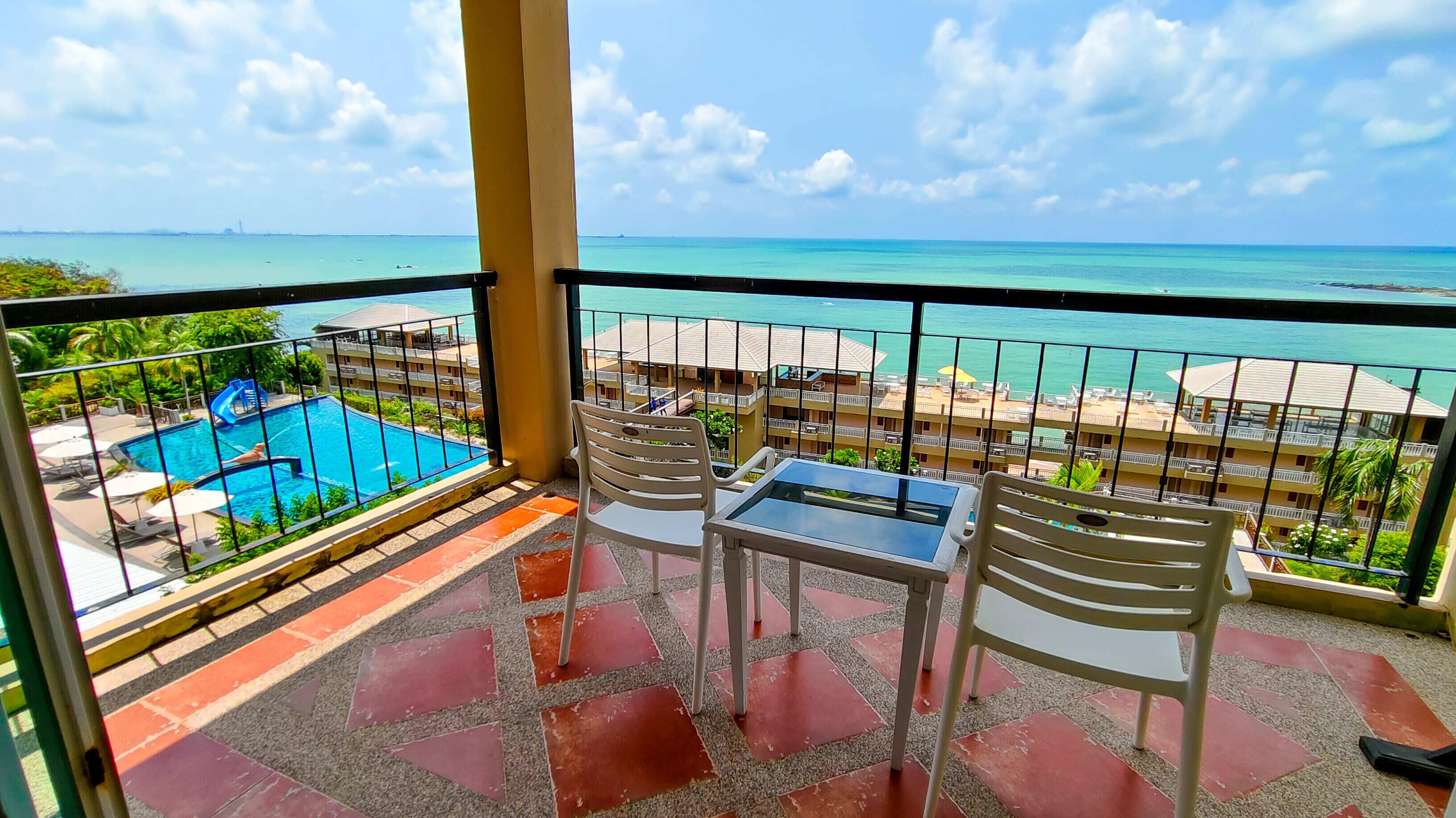 双人房或双床房 (Paradise) | 客房内保险箱、办公桌、遮光窗帘、免费 WiFi