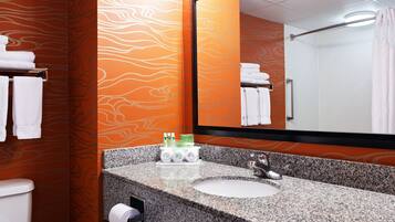 Chuveiro/banheira combinados, produtos de toalete grátis