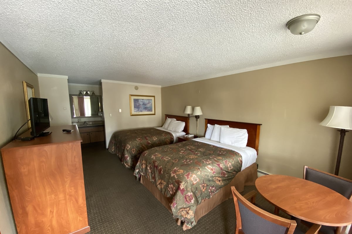 Double Room, 2 Double Beds | Blackout drapes, free WiFi, bed sheets