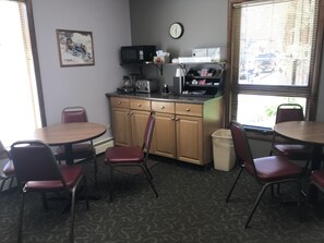 Interior - Snowshoe Motel (Frisco)