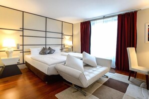 Frigobar, cofres nos quartos, individualmente decorados