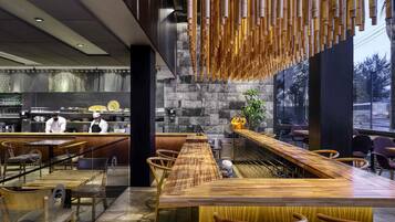 Café da manhã, almoço e jantar