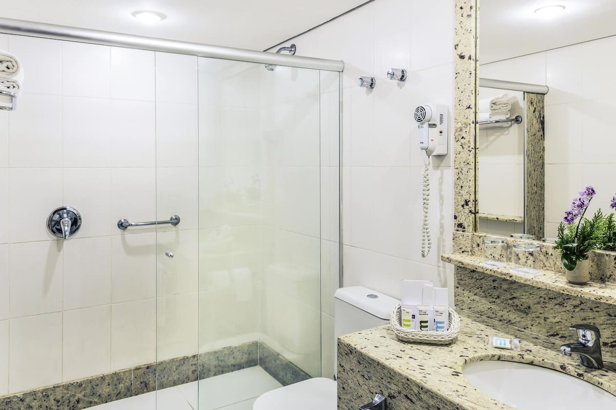 1 habitación, ropa de cama de alta calidad y minibar