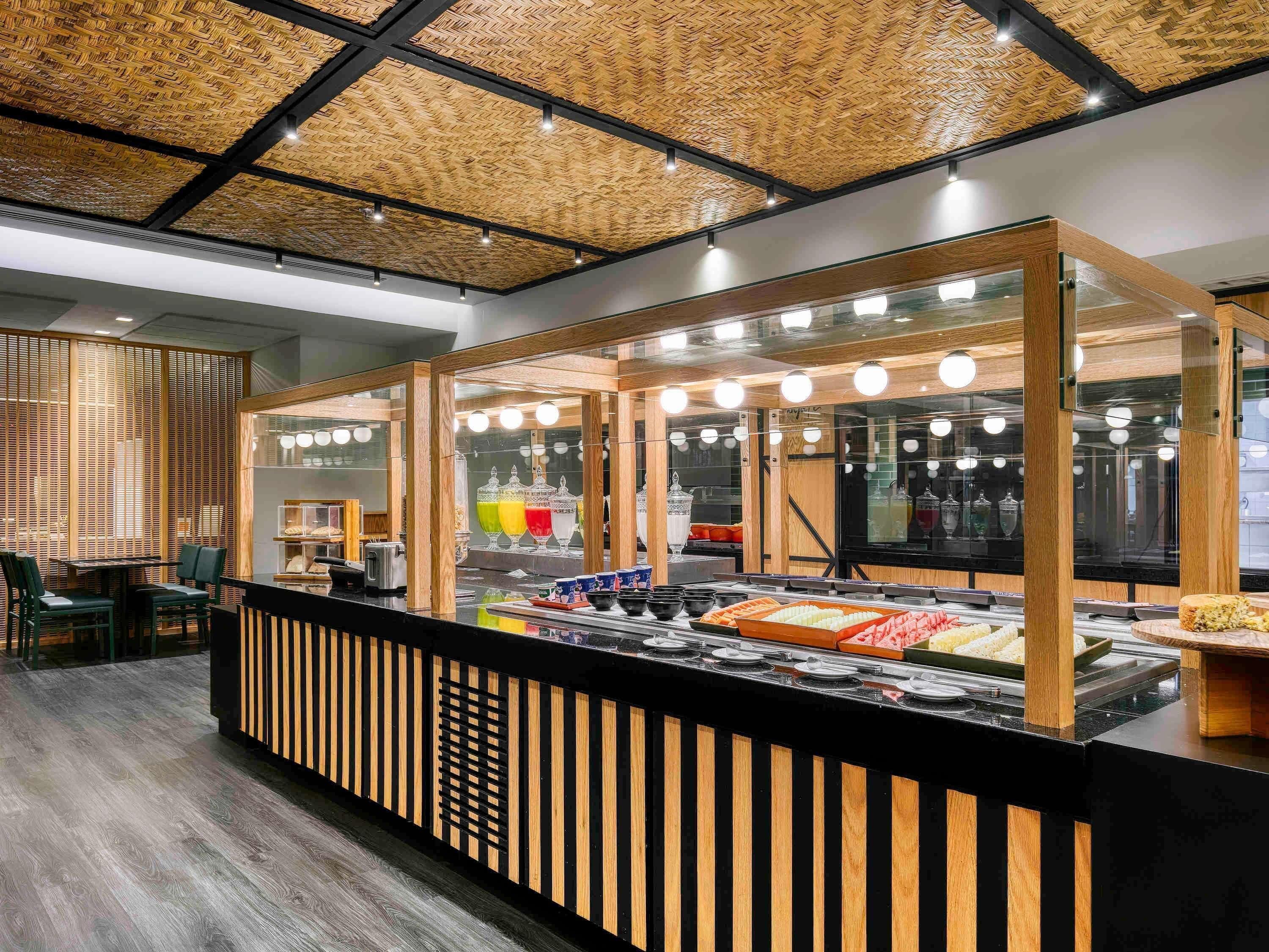 Buffet breakfast on weekdays (BRL 56 per person)