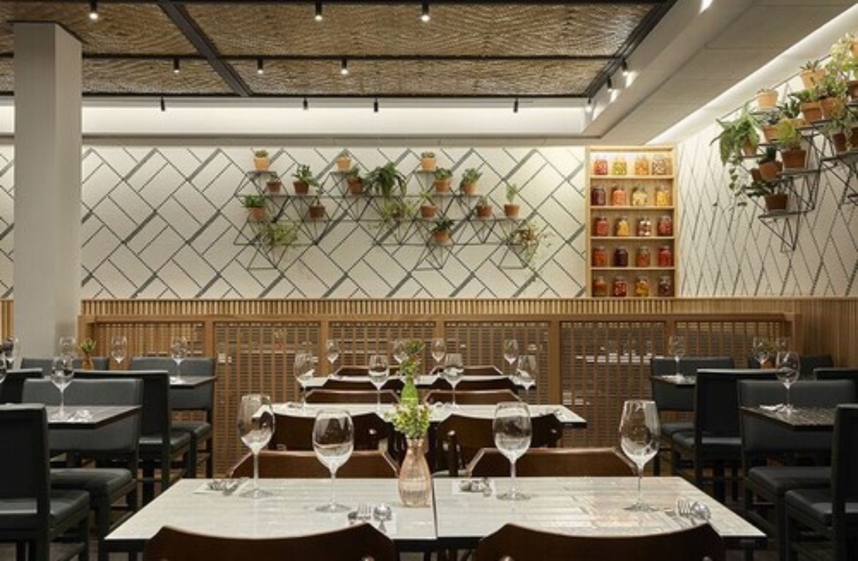 buffet breakfast on weekdays (brl 56 per person)