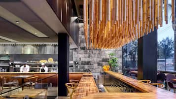 Café da manhã, almoço e jantar